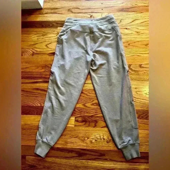 Athleta BAY BEACH CAPRI size small - sweatpant joggers - Picture 8 of 8